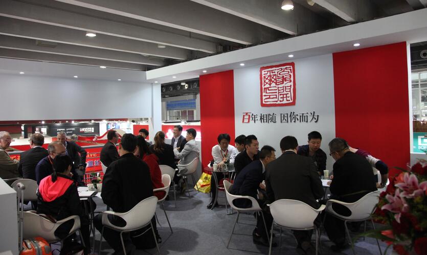 二樓區(qū)域也爆滿